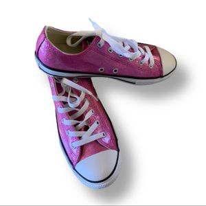 NWT Converse junior size 5 US / 4.5UK / 37.5 EUR/